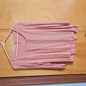Maurices peachy/pink detailed blouse